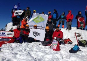 Allahu Ekber Dağları'nda şehitlere vefa